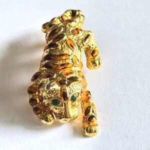 Vintage Tiger or leopard brooch cheetah pin orange enamel gold tone